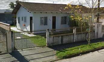 Imagem: Geminado com amplo terreno no Morro do Meio