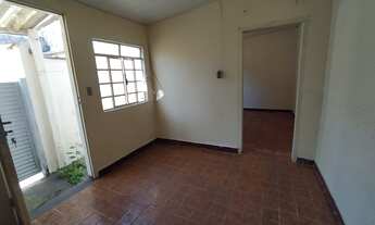 Imagem 5: CASA CENTRAL Casa com 1 dormitório