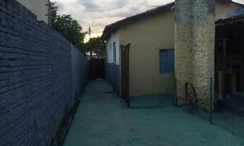 Imagem 2: Casa para venda tem 200 metros quadrados com 2 quartos em Setor Aeroporto - Goiânia - GO