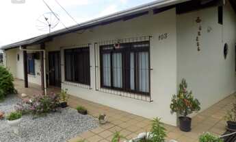 Imagem: Residência térrea com 04 dormitórios