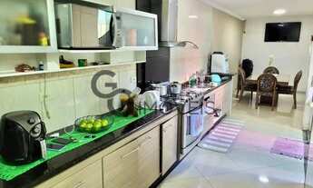 Imagem 3: Sobrado com 214m² com área gourmet com churrasqueira em Mogi das Cruzes/SP