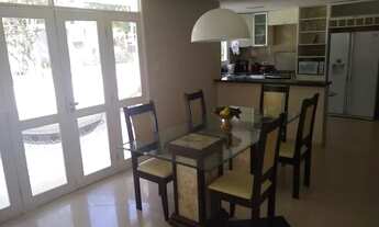 Imagem 6: Casa de condomínio para aluguel possui 400 metros quadrados com 4 quartos