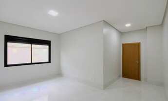 Imagem 3: Casa de condomínio térrea para venda possui 223 metros quadrados com 4 quartos