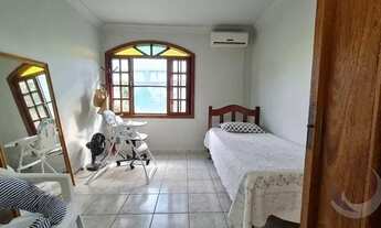 Imagem 5: Casa para Venda em Florianópolis, Carianos, 4 dormitórios, 1 suíte, 4 banheiros, 3 vagas