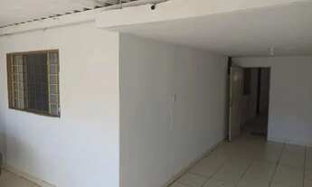 Imagem 6: CASA SETOR UNIÃO 4 QUARTOS SENDO 1 SUÍTE RUA LARGA PROX AVENIDA T-9 SUPERMERCADO CARREFOU