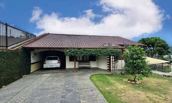 Imagem 2: Casa com 193,23m² com 3 Dormitórios, 2 banheiros e 2 vagas de garagem. Localizada em rua a