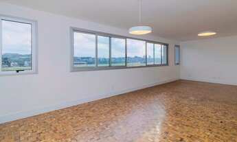 Imagem 2: JARDIM EUROPA / PRÓX. CLUBE PINHEIROS e HEBRAICA - 126m², 3 SUÍTES, 1 VAGA - TOTALMENTE RE