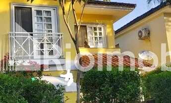 Imagem 2: Vargem Pequena Casa em condomínio com 4 dormitórios