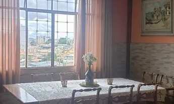 Imagem 6: Casa tipo sobrado, 2 qts, 2 bahs, com excelente cobertura, com pequena cozinha, banheiro