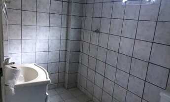 Imagem 4: Galpão com banheiro, no centro de Manaus