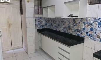 Imagem 7: Ed Jose Bonifácio em frente ao Formosa com 3 quartos financia