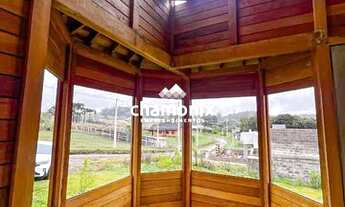 Imagem 5: Casa de Madeira em Construção