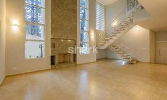 Imagem 6: Casa de condomínio para aluguel possui 525 metros quadrados com 4 quartos