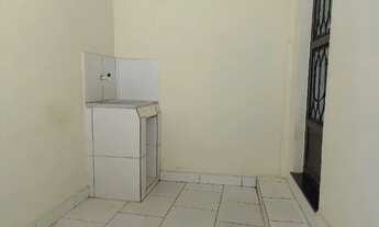 Imagem: Alugo kitnet (grande) bem localizada