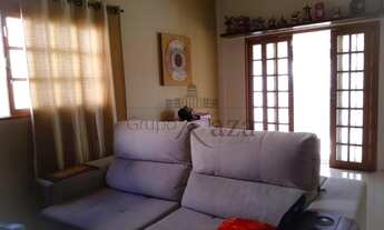 Imagem 5: Casa Térrea - Jardim Califórnia - Jacareí - 200m² - 4 Dorm./ 2Suítes