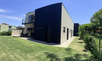 Imagem 7: Casa em rua tranquila e arborizada