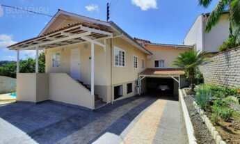 Imagem 2: Casa à venda, à 5 minutos do centro da cidade, livre de enchente e com amplo espaço de jar