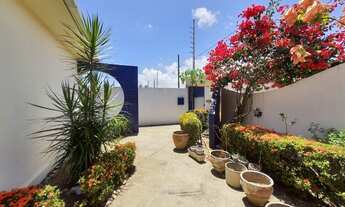 Imagem: Casa à venda com 3 quartos e Gabinete no