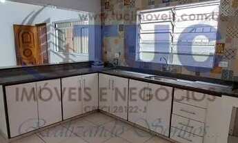 Imagem: CASA COM 2 DORMITORIOS SENDO1 SUITE, C/CHURRASQUEIRA