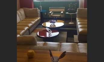 Imagem 3: Apartamento para venda possui 200 metros quadrados com 3 quartos em Copacabana - Rio de Ja