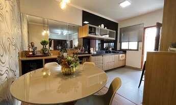 Imagem: Casa térrea 3 Dorm. Em condomínio fechado