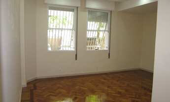 Imagem 3: Venda - Charmoso apto no Leblon (quadra da praia). 2 qtos (1 suite). Garagem. Dep completa