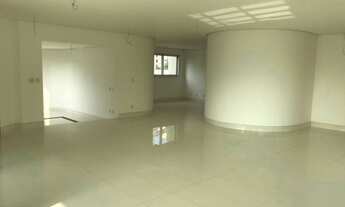 Imagem 3: Apartamento de 410 metros quadrados no bairro Jardim com 5 quartos