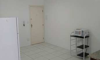 Imagem 4: Apartamento mobiliado com um quarto, sala/cozinha e banheiro