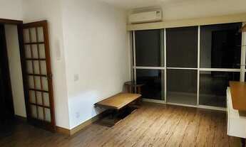 Imagem 6: Apartamento reformado com varanda, 2 quartos (1 suíte), vaga e dependência completa!