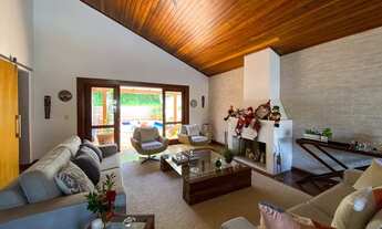 Imagem 4: Casa de condomínio para venda possui 310 metros quadrados com 4 quartos