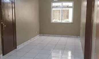 Imagem 4: Ed Jose Bonifácio em frente ao Formosa com 3 quartos financia