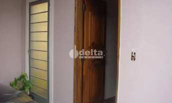 Imagem 2: Casa para aluguel, 3 quartos, 1 suíte, 1 vaga, Santa Mônica - Uberlândia/MG