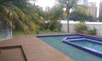 Imagem 3: Casa de condomínio para aluguel e venda possui 463 metros quadrados com 4 quartos