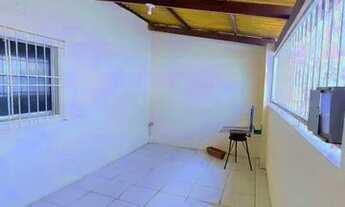 Imagem 2: CASA - PARQUE 10- 2qtos/ 2 vagas de Garagem/ PARQUE 10- Excelente Localização