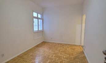 Imagem 3: Veiga Imob aluga apto de 2 quartos com dependências completas, ao lado da Praça Saens Peña