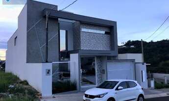 Imagem: Casa de Requinte disponível para Venda