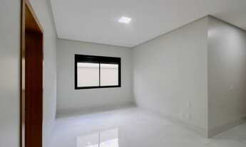 Imagem 4: Casa de condomínio térrea para venda possui 223 metros quadrados com 4 quartos