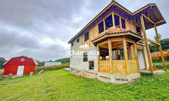 Imagem 2: Casa de Madeira em Construção