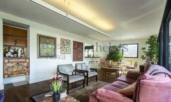 Imagem 3: Apartamento duplex com portas de vidro voltadas para o verde