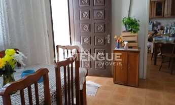 Imagem 2: Casa com 4 dormitórios, 205m² privativos, no bairro Passo da Areia em Porto Alegre por R