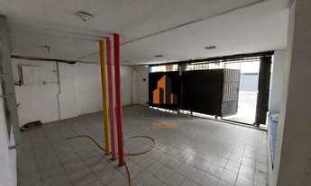 Imagem 2: Casa térrea comercial, ambientes grandes com amplo espaço externo