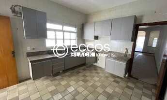 Imagem 3: Excelente casa com 3 suítes para venda/locação no Bairro Marta Helena