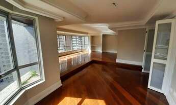 Imagem 2: Apartamento semi-mobiliado face norte com 4 quartos e 3 vagas no Água Verde