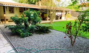 Imagem 4: Casa próximo ao terminal da Velha, 4 dormitórios sendo 1 suíte, área de festas com churras