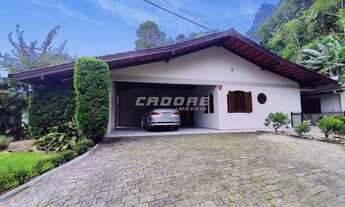 Imagem 3: Bela Casa com 3 Dormitórios no Bairro Escola Agrícola