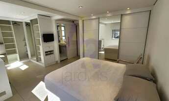 Imagem 7: Apartamento impecável, completamente reformado e equipado com amplo living com lavabo, coz