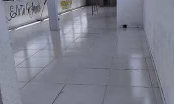 Imagem 6: Espaço de bronzeamento natural, sem mobília em candeias com 160m2 de área total