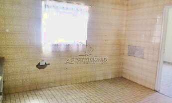 Imagem: SOROCABA - Casa Padrão - Árvore Grande