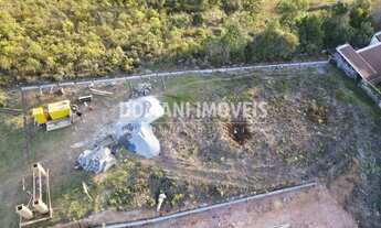Imagem 6: Terreno com Maravilhosa Vista à Venda na Região do Alto do Capivari - Campos do Jordão/SP
