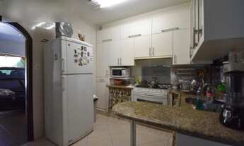 Imagem 6: Casa com 193,23m² com 3 Dormitórios, 2 banheiros e 2 vagas de garagem. Localizada em rua a